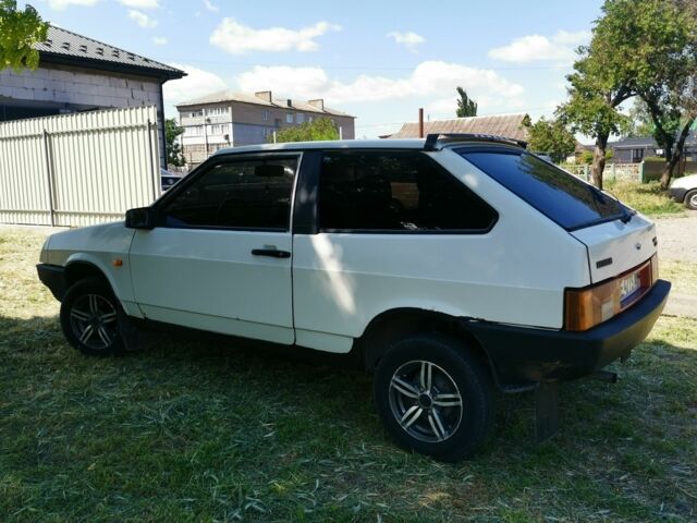Белый ВАЗ 2108, объемом двигателя 1.3 л и пробегом 150 тыс. км за 1800 $, фото 3 на Automoto.ua