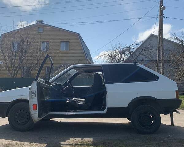 Белый ВАЗ 2108, объемом двигателя 1.3 л и пробегом 800 тыс. км за 800 $, фото 6 на Automoto.ua