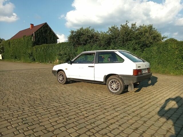 ВАЗ 2108 1988 в Одессе на Automoto.ua Белый ВАЗ 2108, объемом двигателя 1.5 л и пробегом 76 тыс. км за 850 $, фото 8 на Automoto.ua