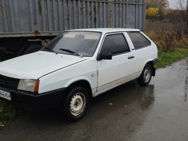 Белый ВАЗ 2108, объемом двигателя 1.3 л и пробегом 150 тыс. км за 951 $, фото 3 на Automoto.ua