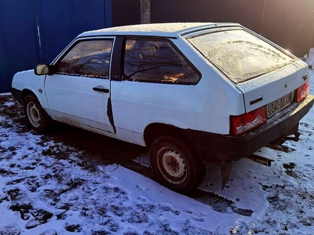 Белый ВАЗ 2108, объемом двигателя 1.3 л и пробегом 300 тыс. км за 1000 $, фото 3 на Automoto.ua