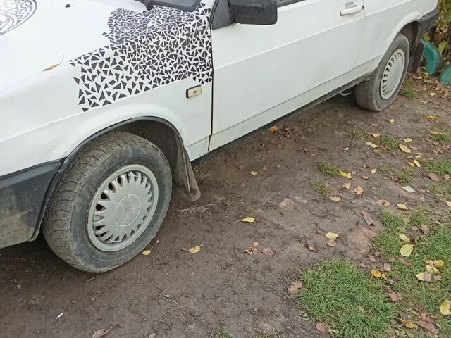 Белый ВАЗ 2108, объемом двигателя 1.3 л и пробегом 40 тыс. км за 750 $, фото 2 на Automoto.ua