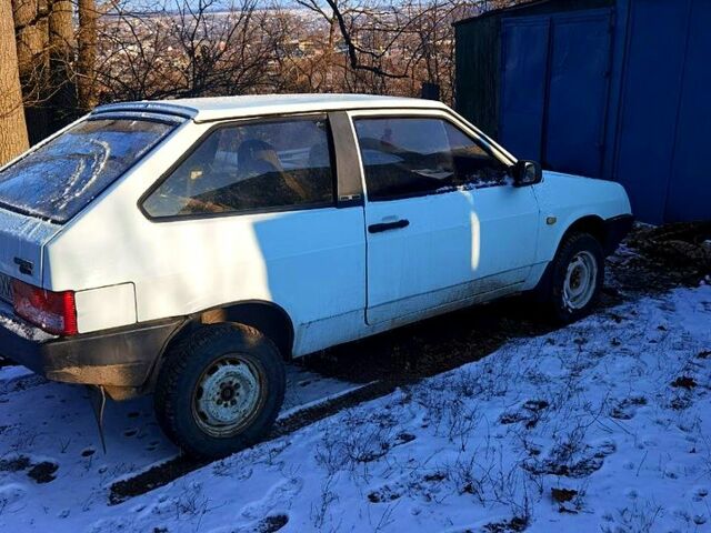 Белый ВАЗ 2108, объемом двигателя 1.3 л и пробегом 300 тыс. км за 1000 $, фото 2 на Automoto.ua