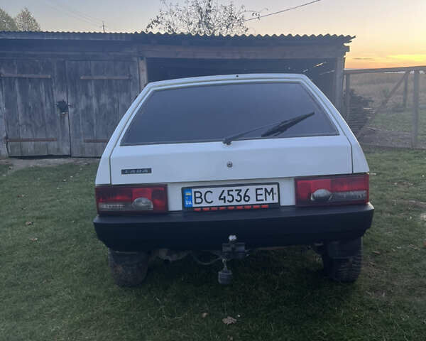 Белый ВАЗ 2108, объемом двигателя 1.3 л и пробегом 40 тыс. км за 1100 $, фото 4 на Automoto.ua
