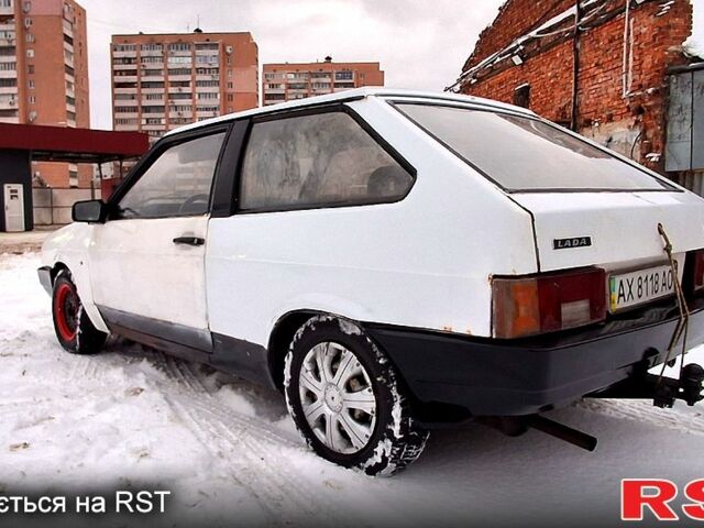 Белый ВАЗ 2108, объемом двигателя 1.5 л и пробегом 250 тыс. км за 500 $, фото 3 на Automoto.ua