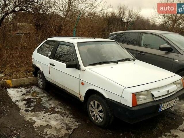 Белый ВАЗ 2108, объемом двигателя 1.3 л и пробегом 200 тыс. км за 1100 $, фото 1 на Automoto.ua