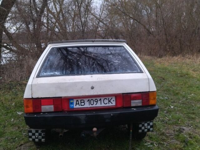 Белый ВАЗ 2108, объемом двигателя 1.3 л и пробегом 800 тыс. км за 592 $, фото 6 на Automoto.ua