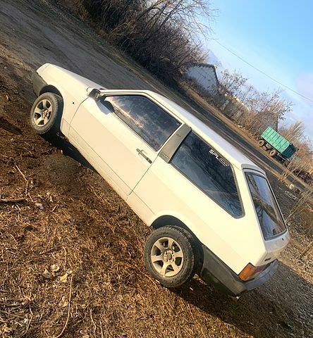 Белый ВАЗ 2108, объемом двигателя 1.5 л и пробегом 0 тыс. км за 1600 $, фото 1 на Automoto.ua
