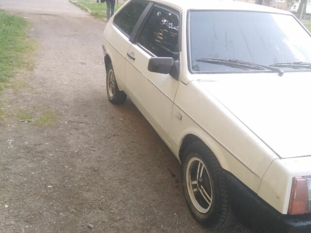 Белый ВАЗ 2108, объемом двигателя 1.3 л и пробегом 80 тыс. км за 749 $, фото 2 на Automoto.ua