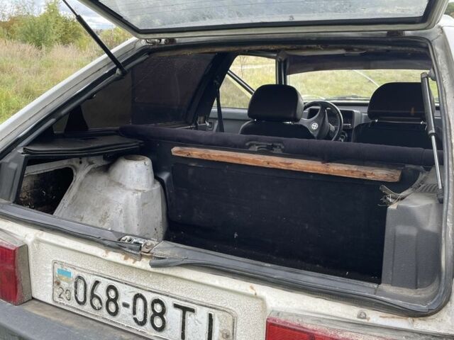 Белый ВАЗ 2108, объемом двигателя 1.3 л и пробегом 250 тыс. км за 400 $, фото 2 на Automoto.ua