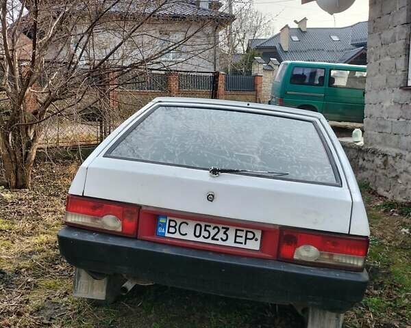Белый ВАЗ 2108, объемом двигателя 1.3 л и пробегом 100 тыс. км за 650 $, фото 1 на Automoto.ua