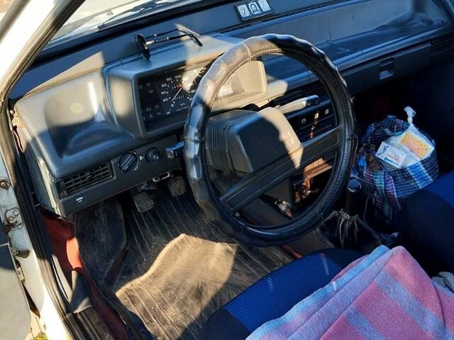 ВАЗ 2108 1989 в Пятихатках на Automoto.ua Белый ВАЗ 2108, объемом двигателя 1.3 л и пробегом 0 тыс. км за 1000 $, фото 4 на Automoto.ua