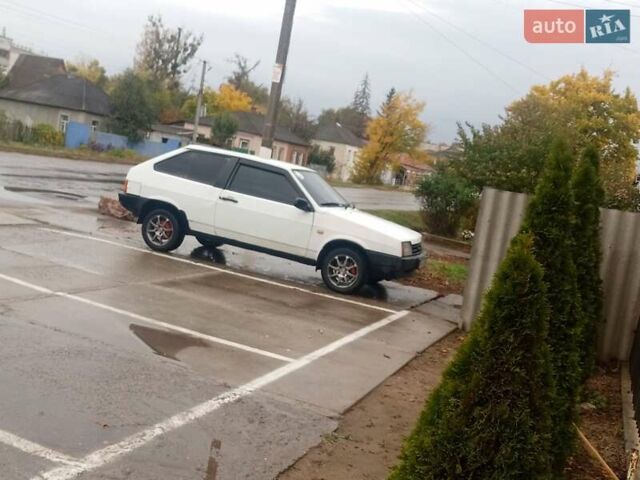 Белый ВАЗ 2108, объемом двигателя 1.3 л и пробегом 300 тыс. км за 1150 $, фото 9 на Automoto.ua