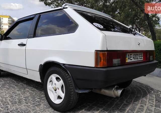 Белый ВАЗ 2108, объемом двигателя 1.5 л и пробегом 850 тыс. км за 1700 $, фото 1 на Automoto.ua