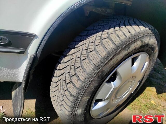 ВАЗ 2108 1989 в Казатине на Automoto.ua Белый ВАЗ 2108, объемом двигателя 1.5 л и пробегом 200 тыс. км за 1000 $, фото 3 на Automoto.ua