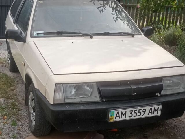 ВАЗ 2108 1989 в Новорад-Волынском на Automoto.ua Белый ВАЗ 2108, объемом двигателя 0 л и пробегом 65 тыс. км за 750 $, фото 1 на Automoto.ua