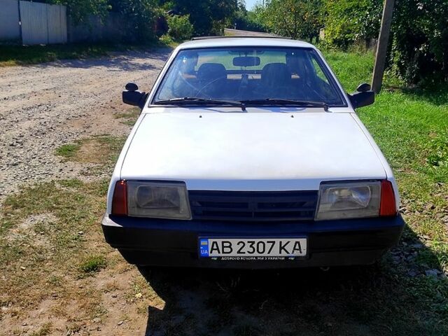 ВАЗ 2108 1989 в Казатине на Automoto.ua Белый ВАЗ 2108, объемом двигателя 1.5 л и пробегом 200 тыс. км за 1000 $, фото 1 на Automoto.ua