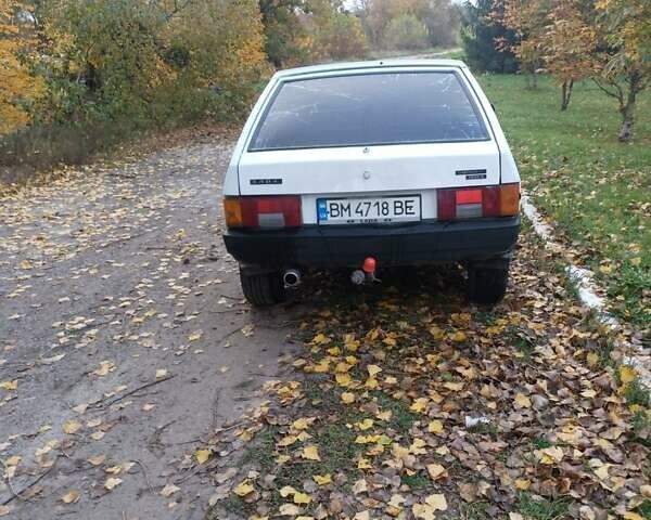 Белый ВАЗ 2108, объемом двигателя 1.3 л и пробегом 300 тыс. км за 1150 $, фото 4 на Automoto.ua