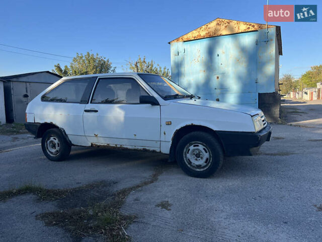 Белый ВАЗ 2108, объемом двигателя 1.5 л и пробегом 10 тыс. км за 616 $, фото 3 на Automoto.ua