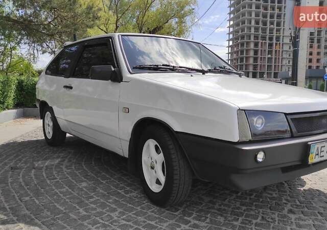 Белый ВАЗ 2108, объемом двигателя 1.5 л и пробегом 850 тыс. км за 1700 $, фото 2 на Automoto.ua