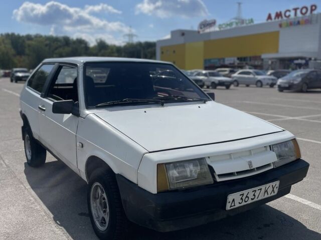 Белый ВАЗ 2108, объемом двигателя 1.3 л и пробегом 225 тыс. км за 558 $, фото 1 на Automoto.ua