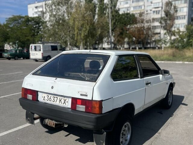 Белый ВАЗ 2108, объемом двигателя 1.3 л и пробегом 225 тыс. км за 558 $, фото 4 на Automoto.ua