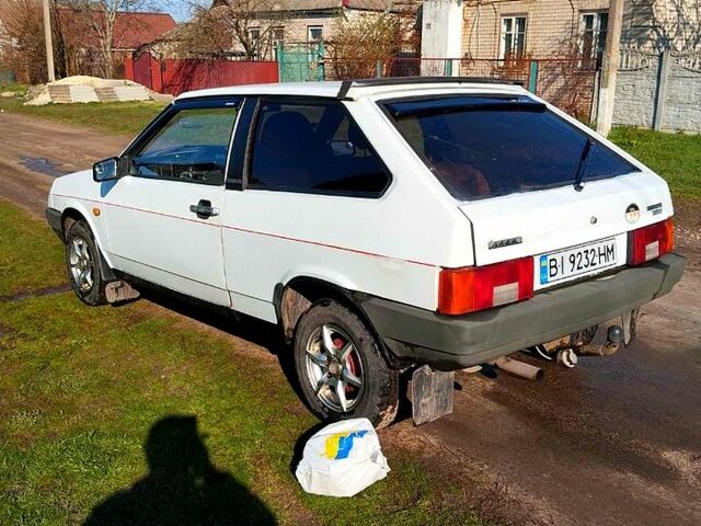 ВАЗ 2108 1989 в Пятихатках на Automoto.ua Белый ВАЗ 2108, объемом двигателя 1.3 л и пробегом 0 тыс. км за 1000 $, фото 3 на Automoto.ua