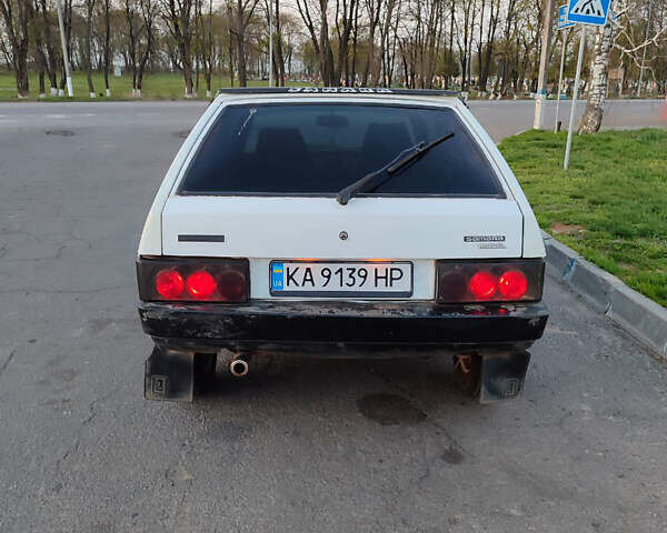 Белый ВАЗ 2108, объемом двигателя 1.5 л и пробегом 70 тыс. км за 1100 $, фото 1 на Automoto.ua