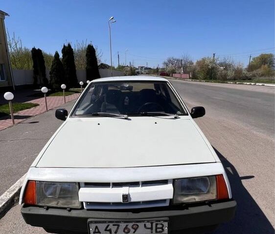 Белый ВАЗ 2108, объемом двигателя 1.3 л и пробегом 90 тыс. км за 1150 $, фото 6 на Automoto.ua