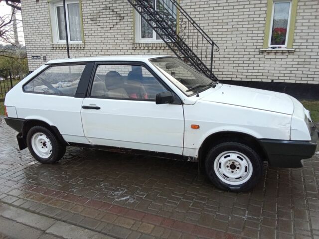 Белый ВАЗ 2108, объемом двигателя 1.5 л и пробегом 180 тыс. км за 800 $, фото 4 на Automoto.ua