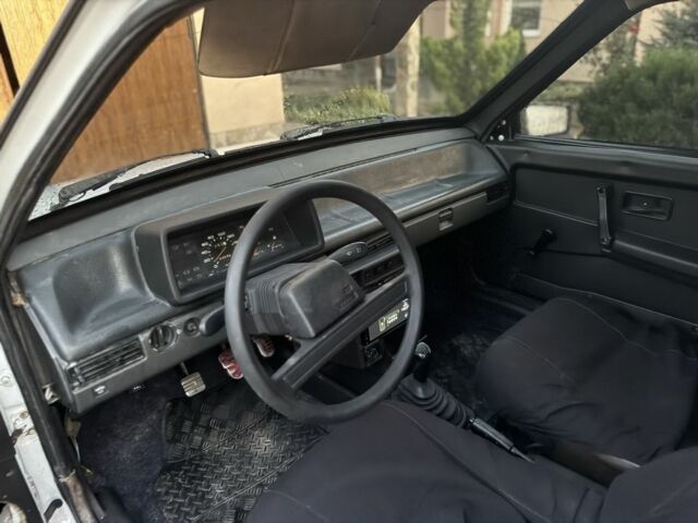Белый ВАЗ 2108, объемом двигателя 1.3 л и пробегом 150 тыс. км за 825 $, фото 2 на Automoto.ua