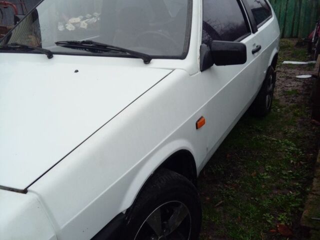 Белый ВАЗ 2108, объемом двигателя 1.5 л и пробегом 100 тыс. км за 851 $, фото 1 на Automoto.ua