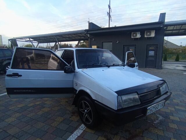 Белый ВАЗ 2108, объемом двигателя 1.5 л и пробегом 380 тыс. км за 800 $, фото 5 на Automoto.ua