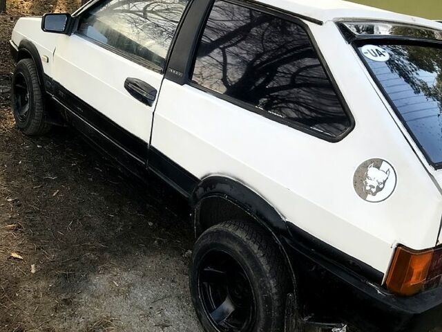 Белый ВАЗ 2108, объемом двигателя 1.5 л и пробегом 0 тыс. км за 850 $, фото 1 на Automoto.ua