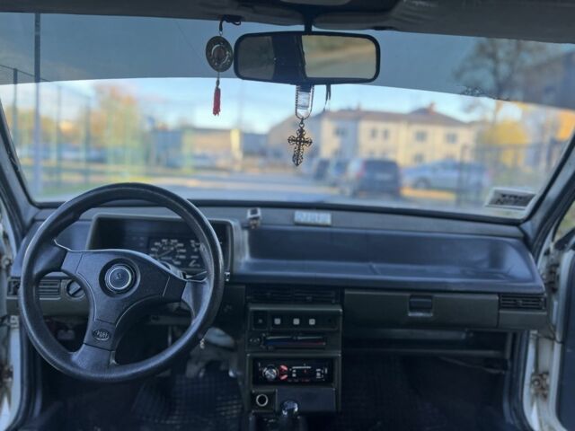 Белый ВАЗ 2108, объемом двигателя 1.5 л и пробегом 180 тыс. км за 750 $, фото 9 на Automoto.ua