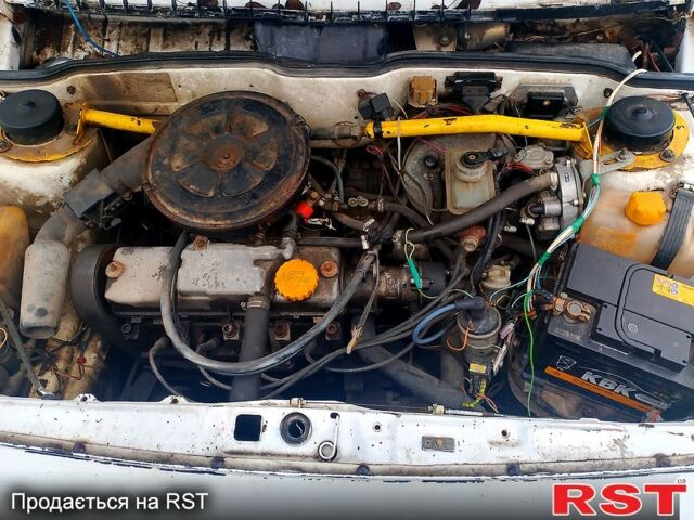 Белый ВАЗ 2108, объемом двигателя 1.1 л и пробегом 175 тыс. км за 600 $, фото 2 на Automoto.ua
