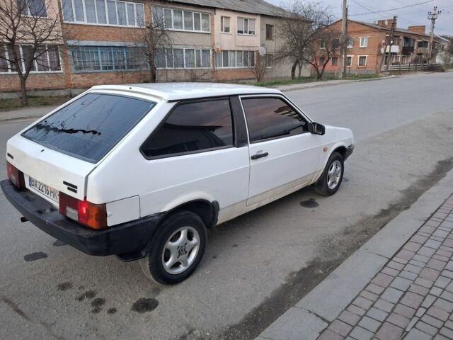Белый ВАЗ 2108, объемом двигателя 1.3 л и пробегом 300 тыс. км за 800 $, фото 3 на Automoto.ua