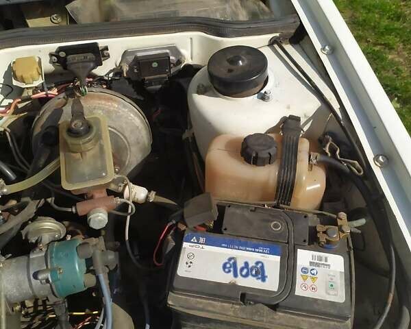 Белый ВАЗ 2108, объемом двигателя 1.3 л и пробегом 130 тыс. км за 1550 $, фото 3 на Automoto.ua