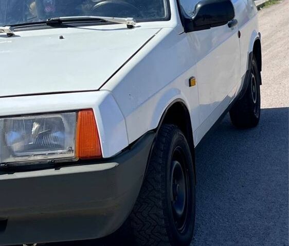 Белый ВАЗ 2108, объемом двигателя 1.3 л и пробегом 90 тыс. км за 1150 $, фото 1 на Automoto.ua