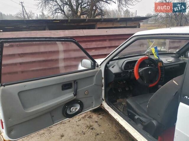 Белый ВАЗ 2108, объемом двигателя 1.1 л и пробегом 175 тыс. км за 600 $, фото 4 на Automoto.ua