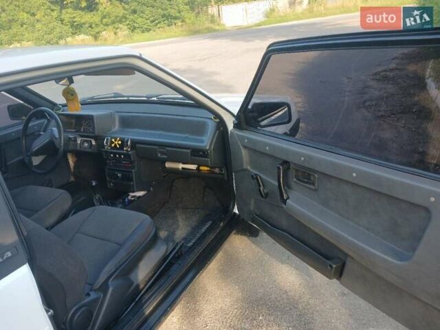 ВАЗ 2108 1990 в Хмельницком на Automoto.ua Белый ВАЗ 2108, объемом двигателя 1.29 л и пробегом 100 тыс. км за 1400 $, фото 6 на Automoto.ua