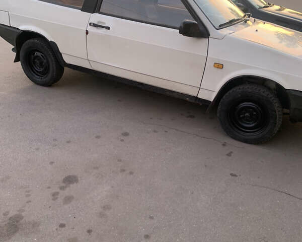 Белый ВАЗ 2108, объемом двигателя 1.3 л и пробегом 90 тыс. км за 899 $, фото 5 на Automoto.ua