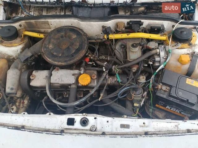 Белый ВАЗ 2108, объемом двигателя 1 л и пробегом 175 тыс. км за 600 $, фото 2 на Automoto.ua