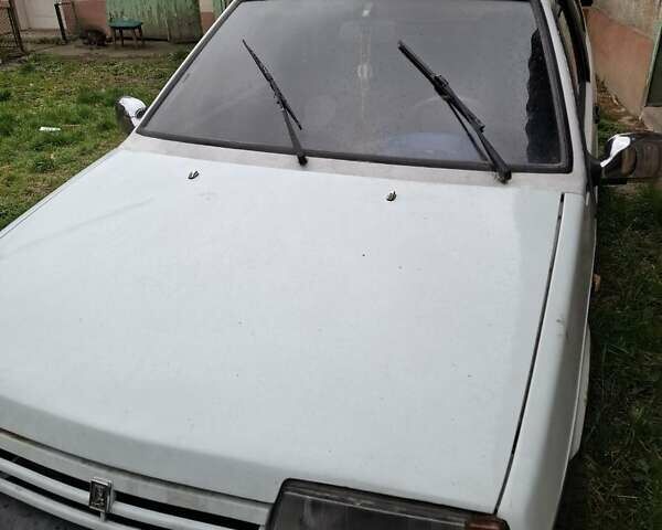 Белый ВАЗ 2108, объемом двигателя 1.5 л и пробегом 436 тыс. км за 602 $, фото 2 на Automoto.ua