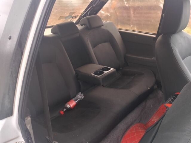 Белый ВАЗ 2108, объемом двигателя 1 л и пробегом 175 тыс. км за 600 $, фото 2 на Automoto.ua