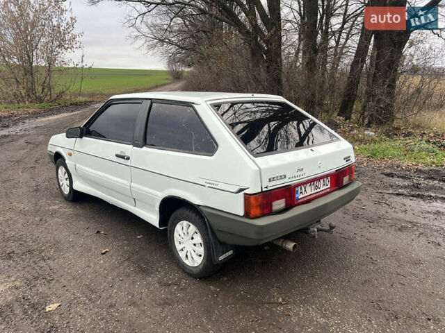 Белый ВАЗ 2108, объемом двигателя 1.29 л и пробегом 35 тыс. км за 1200 $, фото 2 на Automoto.ua