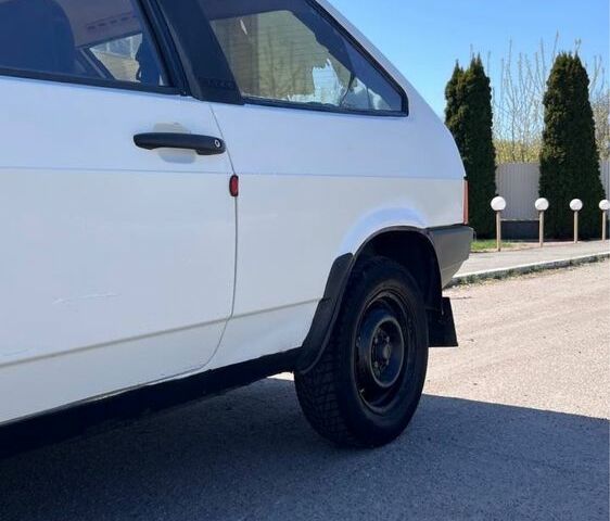 Белый ВАЗ 2108, объемом двигателя 1.3 л и пробегом 90 тыс. км за 1150 $, фото 5 на Automoto.ua