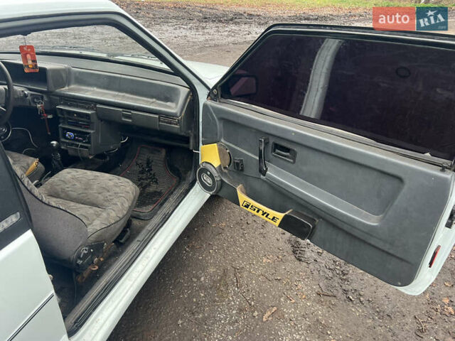 Белый ВАЗ 2108, объемом двигателя 1.29 л и пробегом 35 тыс. км за 1200 $, фото 6 на Automoto.ua