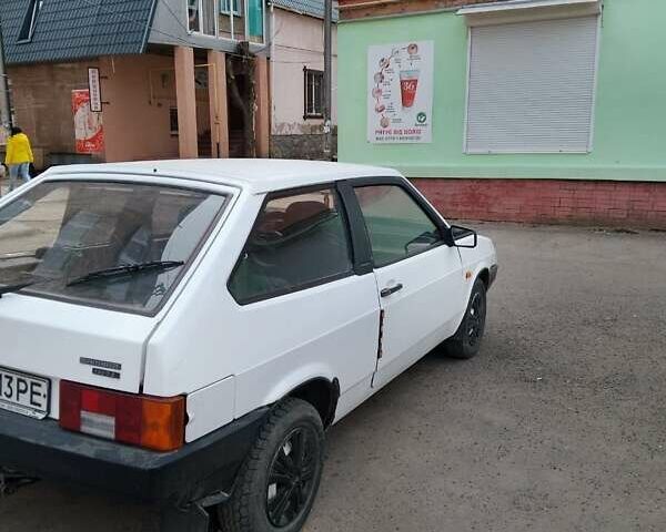 Белый ВАЗ 2108, объемом двигателя 1.3 л и пробегом 72 тыс. км за 1000 $, фото 4 на Automoto.ua