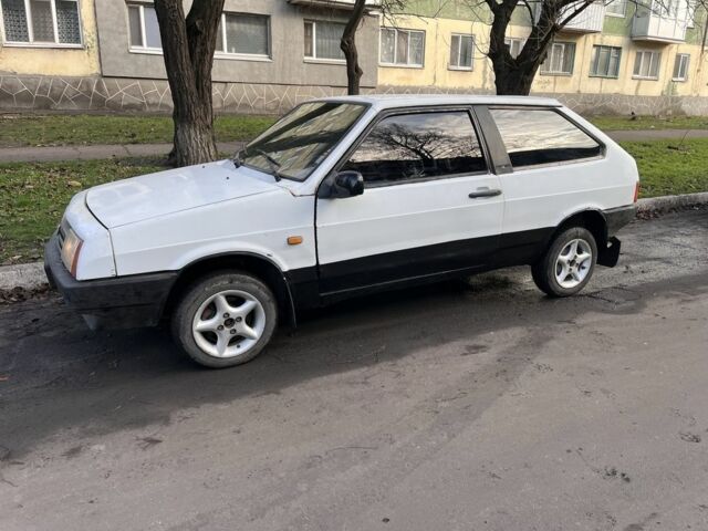 Белый ВАЗ 2108, объемом двигателя 1.5 л и пробегом 93 тыс. км за 602 $, фото 2 на Automoto.ua